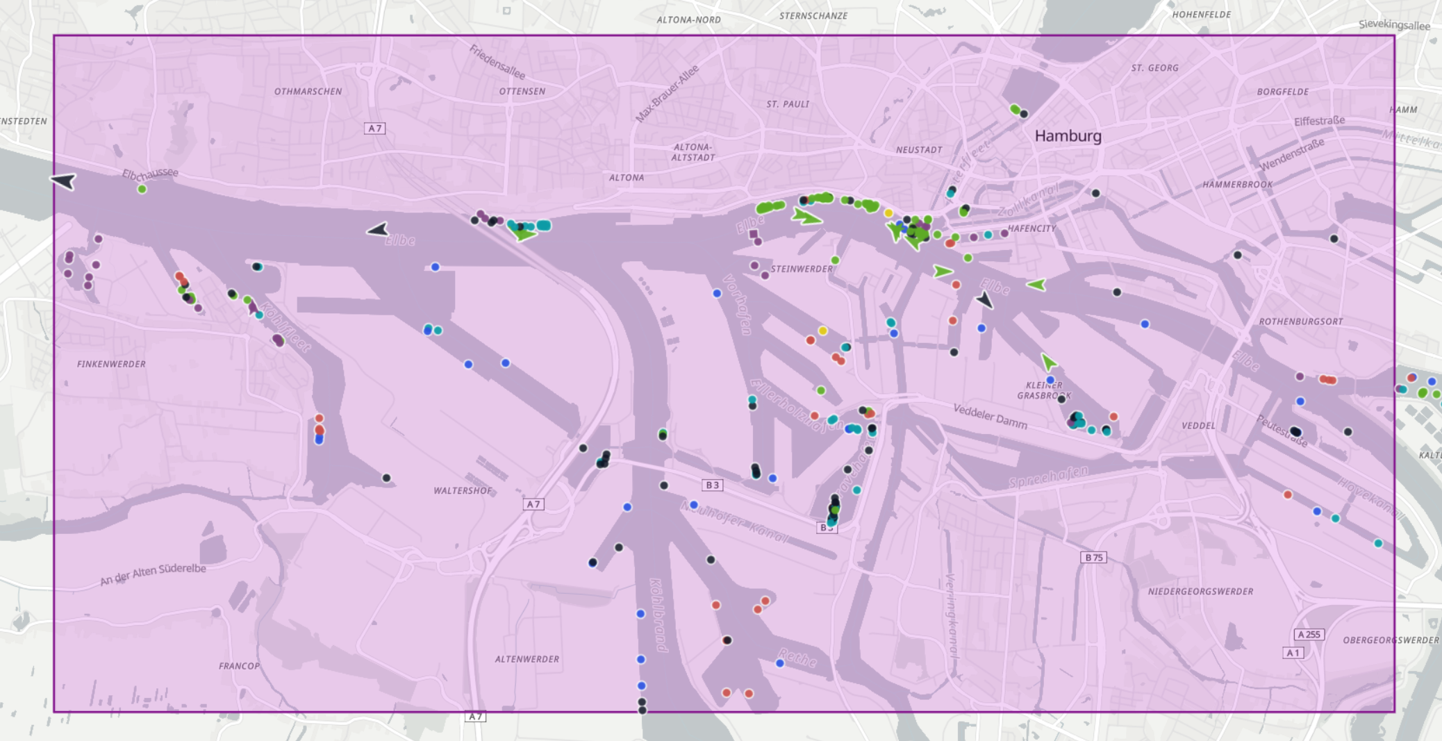 Selected monitoring area around Hamburg with nearby vessel positions.
